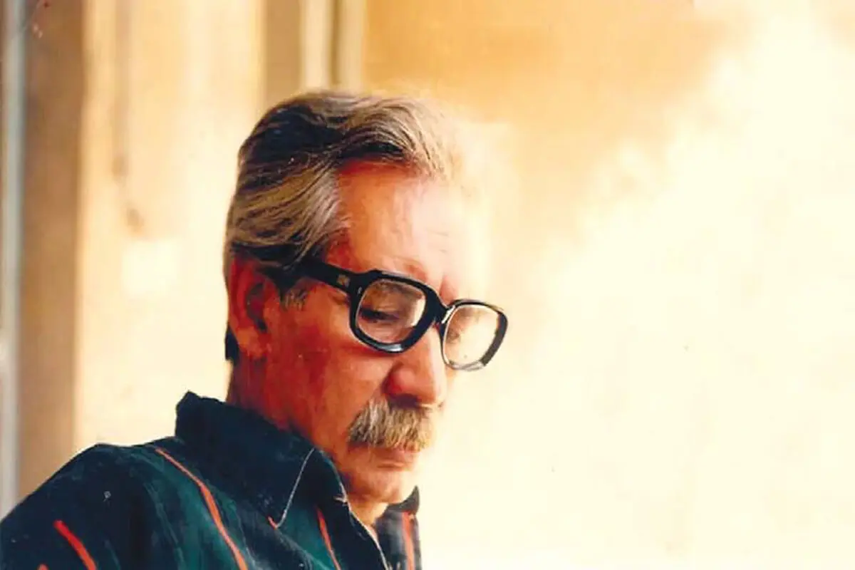 واقع‌گرایی
 احمد محمود