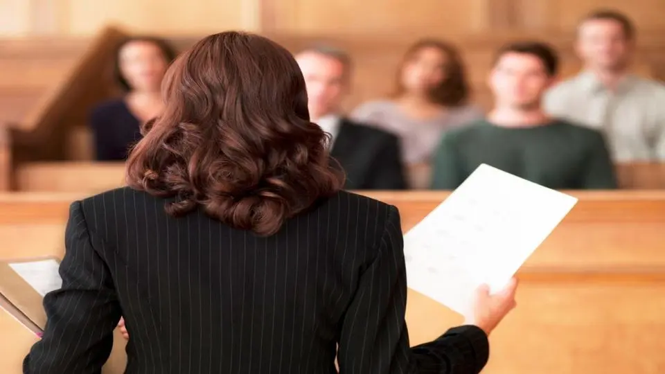 وکیل تغییر نام و وکیل تخلفات اداری در چه حوزه هایی فعالیت می کنند؟