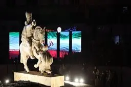 تندیس والرین از میدان انقلاب به کجا منتقل شد؟