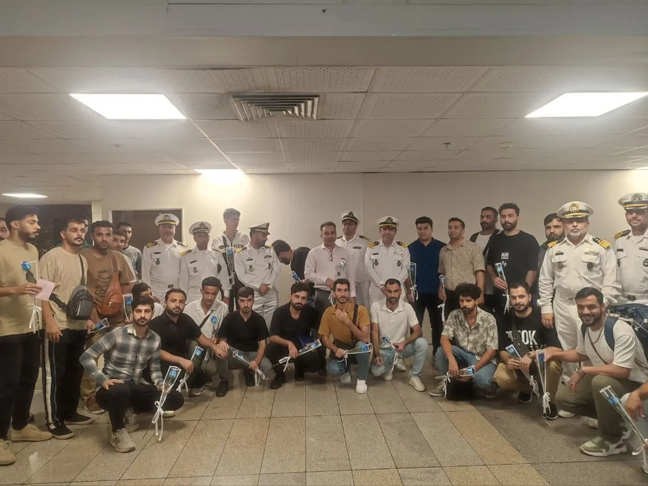 بازگشت کارکنان ناو لاوان به کشور پس از ۷ ماه