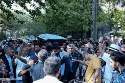 اعتراض عجیب روزنامه جوان به عدم حضور روشنفکران در مراسم تشییع ناصر تقوایی!