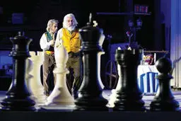 تلاشی برای اجرای تئاتری  در مقیاسی بزرگ
