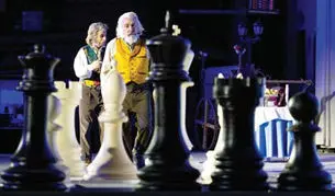 تلاشی برای اجرای تئاتری  در مقیاسی بزرگ
