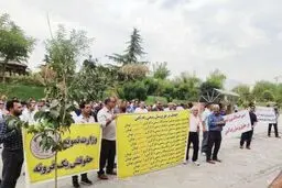 اعتراض کارکنان رسمی و پیمانی راه‌آهن
 به دستمزد ناچیز
