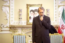 لاریجانی  به کدام سو می‌رود؟