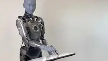 رباتی بر بالین بیمار
