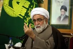 روحانیت هیچ وظیفه‌ای ندارد که عمامه و لباس امام زمان(عج) را خرج اشتباهات برخی مسئولان کند

