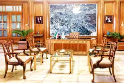 پشت دیوار «بهشت»