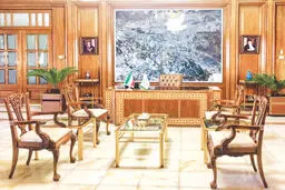 پشت دیوار «بهشت»
