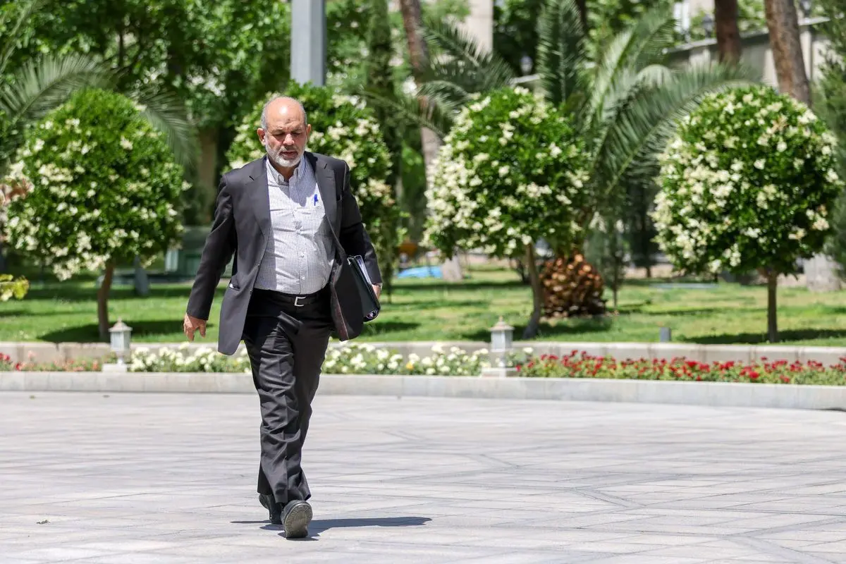 اگر در برخورد با بیگانگان جواز نیرنگ دارید، در داخل با مردم روراست باشید

