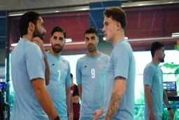 تمرین بازیکنان در سالن بدنسازی/ دنیس اکرت آمد، تیم‌ملی تکمیل شد