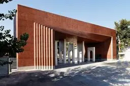 کارکنان شریف تجمع کردند 