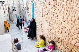در انتهای کوچه خوشبخت
