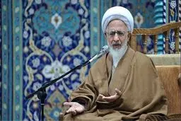 ملتی که جیبش خالی است ایستاده نیست