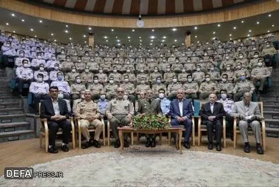 آیین تجلیل از اساتید برتر دافوس (دانشگاه فرماندهی و ستاد آجا) به مناسبت روز معلم