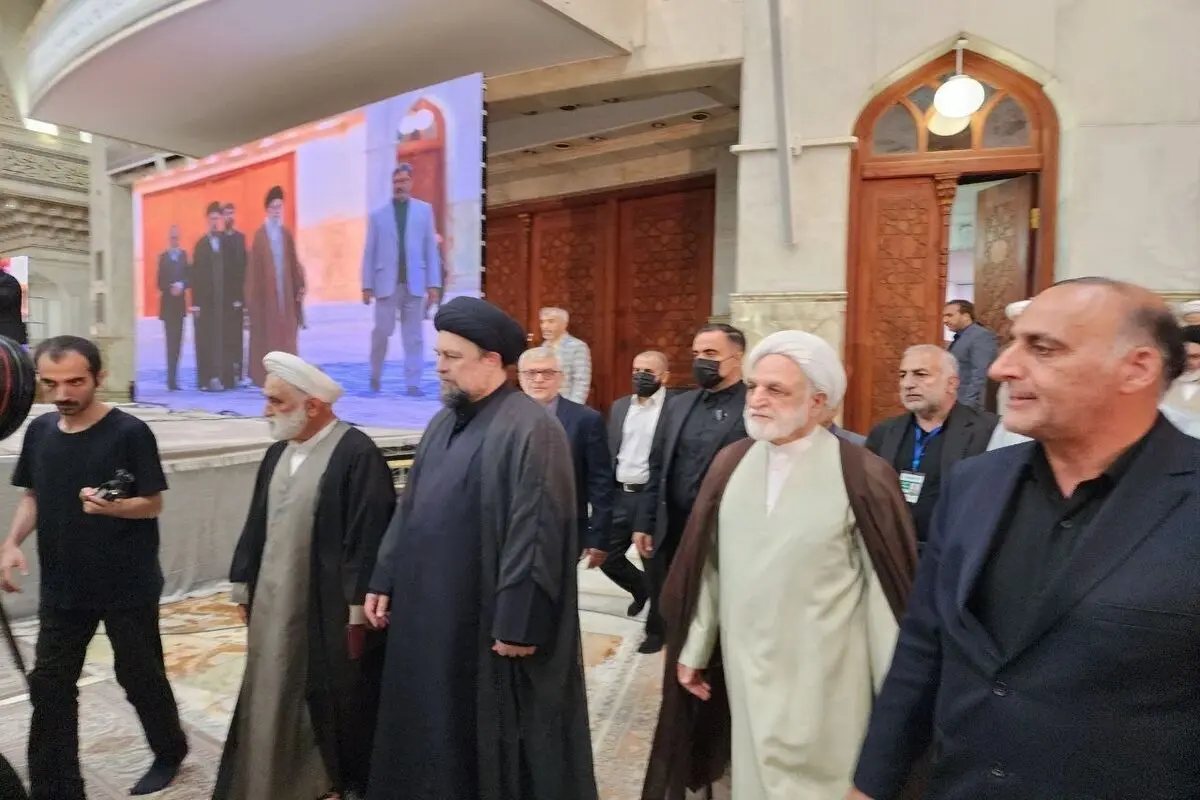 غلامحسین محسنی‌ اژه‌ای و سیدحسین خمینی دوشادوش هم در حرم امام خمینی + عکس