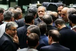 مماشات بیش از اندازه مجلس با دولت دلار ۱۲۵ هزار تومانی را رقم زد