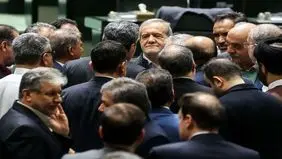 مماشات بیش از اندازه مجلس با دولت دلار ۱۲۵ هزار تومانی را رقم زد