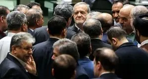 مماشات بیش از اندازه مجلس با دولت دلار ۱۲۵ هزار تومانی را رقم زد