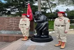 Images showing restoration of Soviet-era symbols in Mariupol