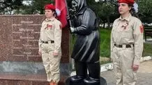 Images showing restoration of Soviet-era symbols in Mariupol