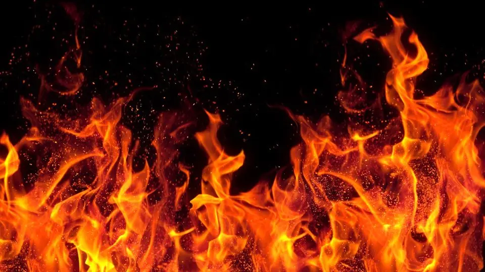 انفجار و آتش‌سوزی گسترده در شهرک شکوهیه قم/ ویدئو