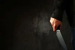 حمله با شمشیر به مسئول اتاق اصناف در خوزستان

