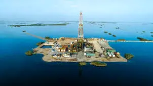 راه‌اندازی نخستین  پمپ درون‌چاهی در میدان آزادگان جنوبی

