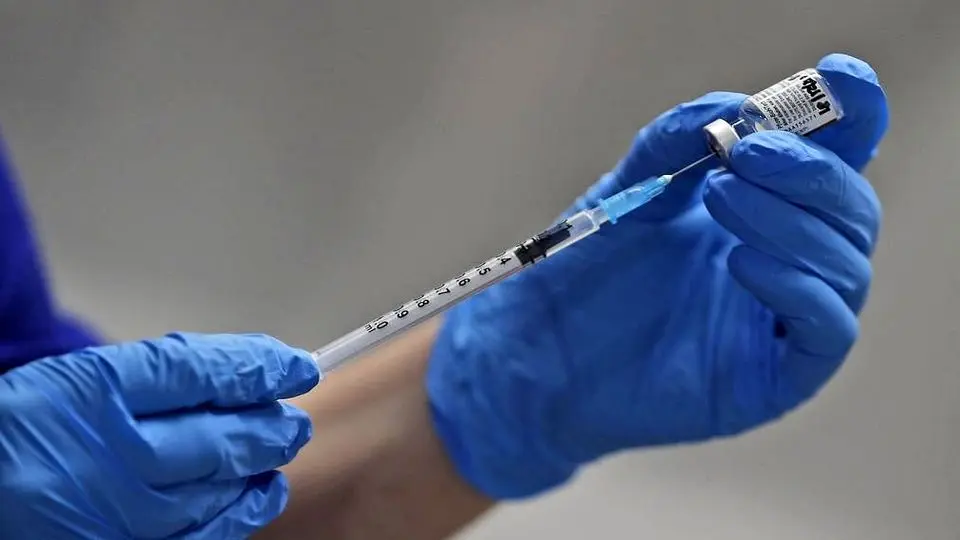 تزریق یک دز واکسن کرونا در سال جاری