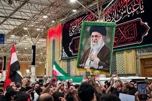حشد شعبی عراق: شمار شرکت‌کنندگان در مراسم تشییع پیکر رهبر شهید در نجف از مرز دو میلیون و سیصد هزار نفر عبور کرد