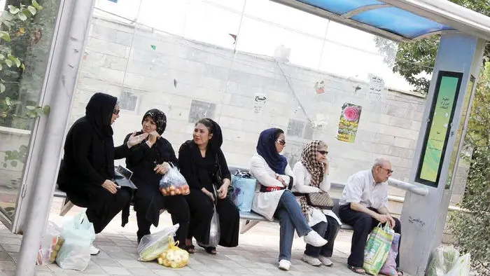 یک دهه فرودستی