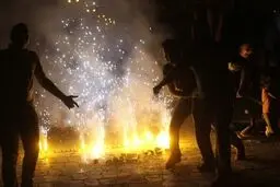 چهارشنبه‌سوری در میدان شهرداری رشت+ ویدئو