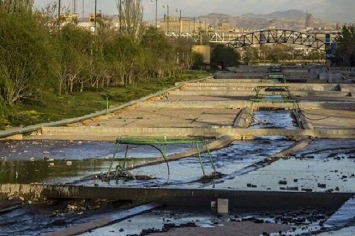 ماجرای آسفالت رودخانه در الیگودرز چه بود؟