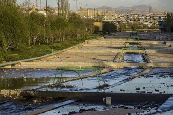 ماجرای آسفالت رودخانه در الیگودرز چه بود؟