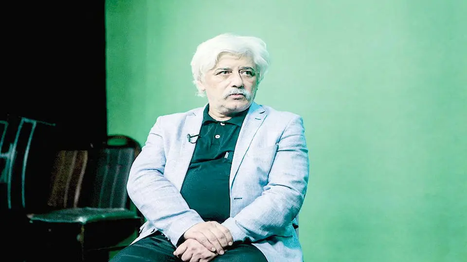 نویسنده ربات نیست