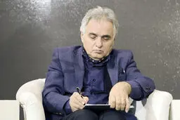آخر و عاقبت دیوارکشی دور تئاتر شهر
