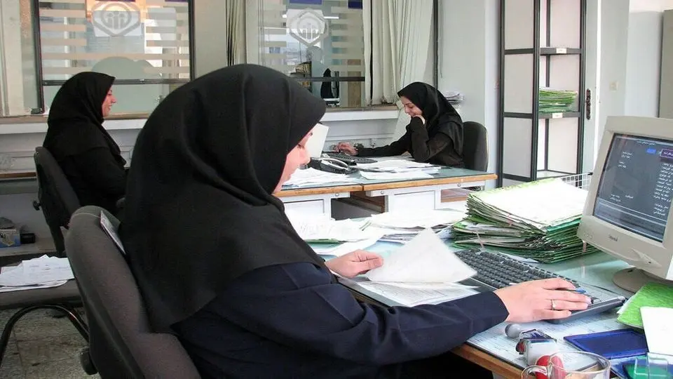 ادارات خراسان رضوی فردا، چهارشنبه با نیمی از کارکنان دایر است