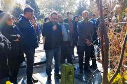 خاکسپاری الهام شکیب در قطعه هنرمندان
