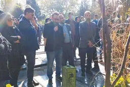 خاکسپاری الهام شکیب در قطعه هنرمندان
