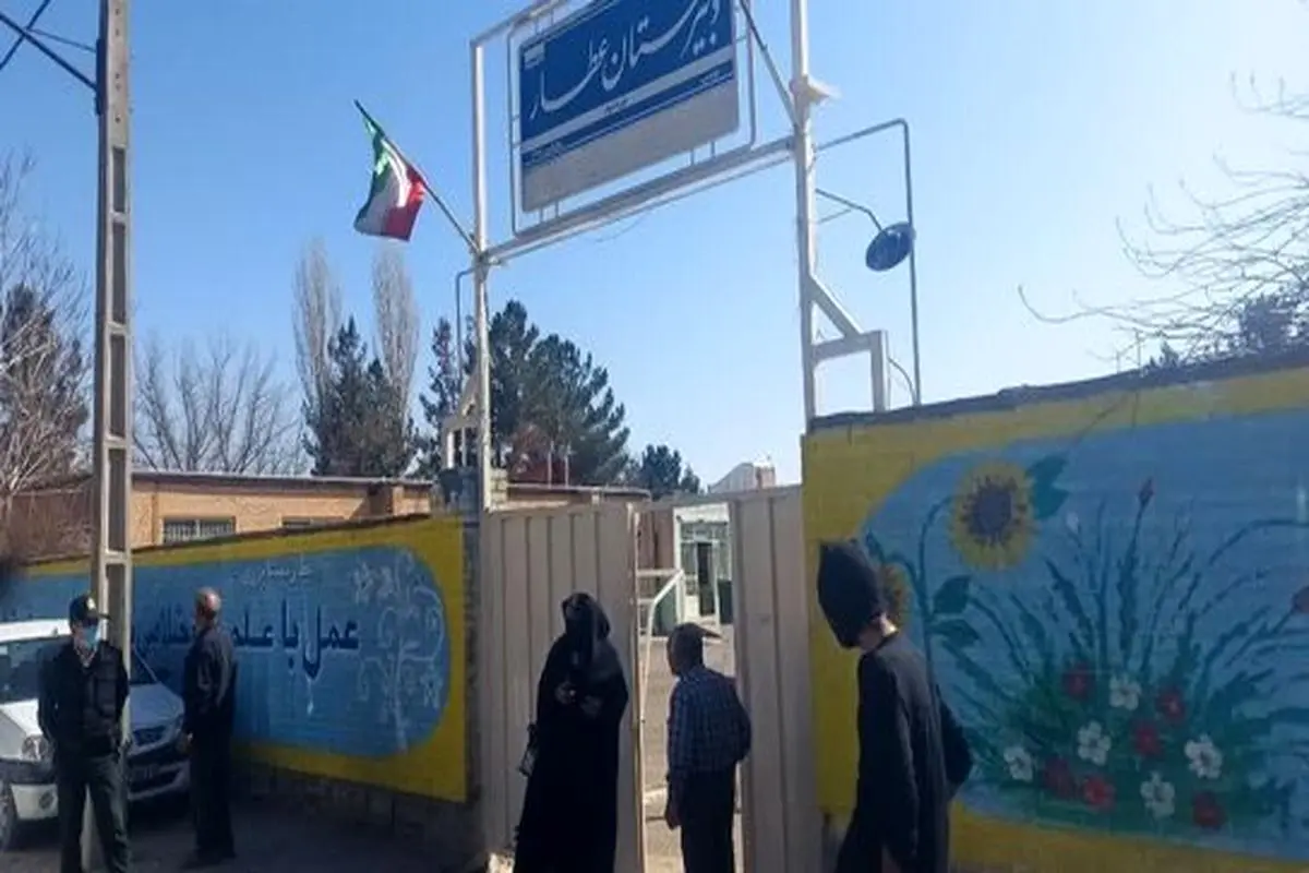مسمومیت ۳۰ دانش‌آموز دختر یک دبیرستان در قوچان