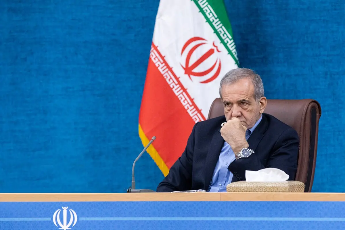 سیاست ایران، صلح و دوستی، گسترش روابط با همه کشور‌های دنیا و پرهیز از درگیری است
