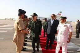 سفر رئیس ستادکل نیروهای مسلح به عمان