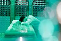 پیکر رهبر شهید انقلاب در مشهد به خاک سپرده می‌شود؟