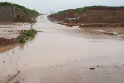 طغیان رودخانه اوغان؛ جاده بایلر گنبدکاووس در محاصره آب