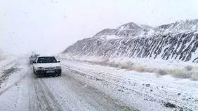 آخرین وضعیت جاده‌های خراسان رضوی/تردد تریلی در محور درگز- قوچان به دلیل شرایط جوی ممنوع شد
