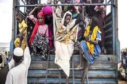  بر شانه‌های زنان سودان