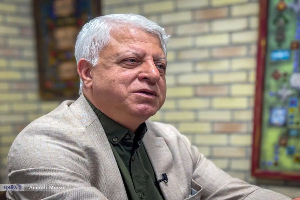 واکنش فیاض زاهد به خودکشی فواد شمس: شرافتم در گرو بیان حقیقت است