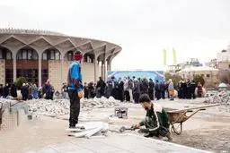 تئاتر شهر زنده می‌ماند؟