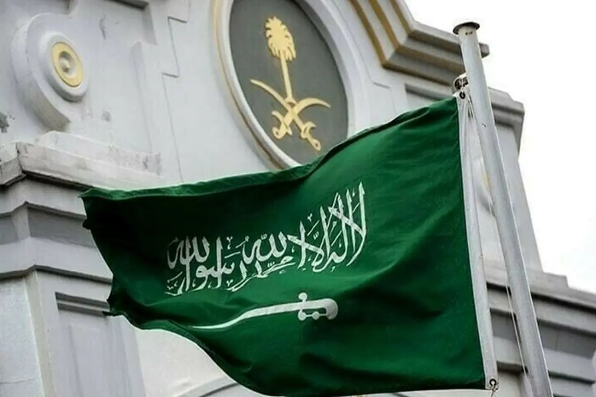 سفر هیاتی از عربستان به رام‌الله و دیدار با محمود عباس

