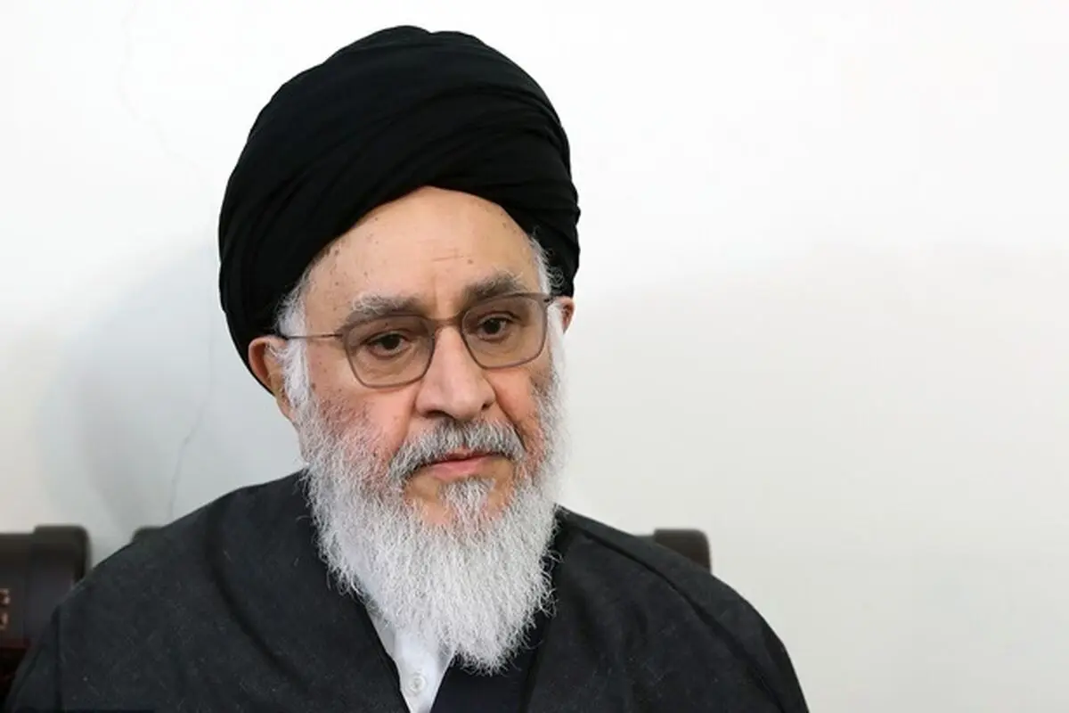  قم در زمان مرحوم آیت‌الله بروجردی یک شهر آکادمیک بود؛ نه شهر مقدس‌بازی و مقدس مآبی/ مردم به جای آن‌که از هم‌لباسانِ من گله‌مند شوند، از اصل دین گله‌مند شده‌اند

